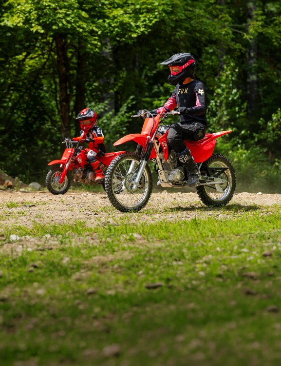 2026-crf125f-product-page-header-mobile-1600-x-2080