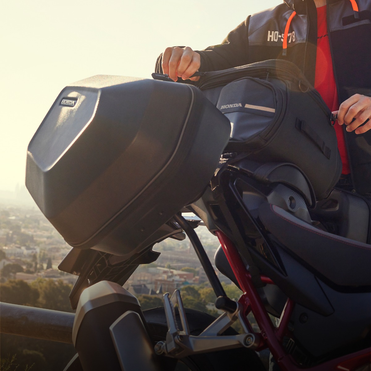 Honda_Motorcycle_Product_Category_Banners_Square_Accessories_2000_x_2000