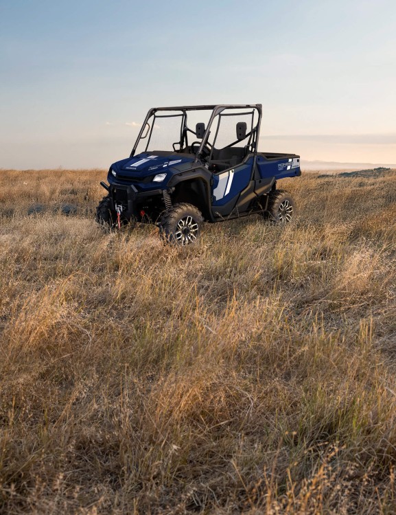 pioneer-1000-3p-2023-trail-product-page-hero-mobile-1600x2080