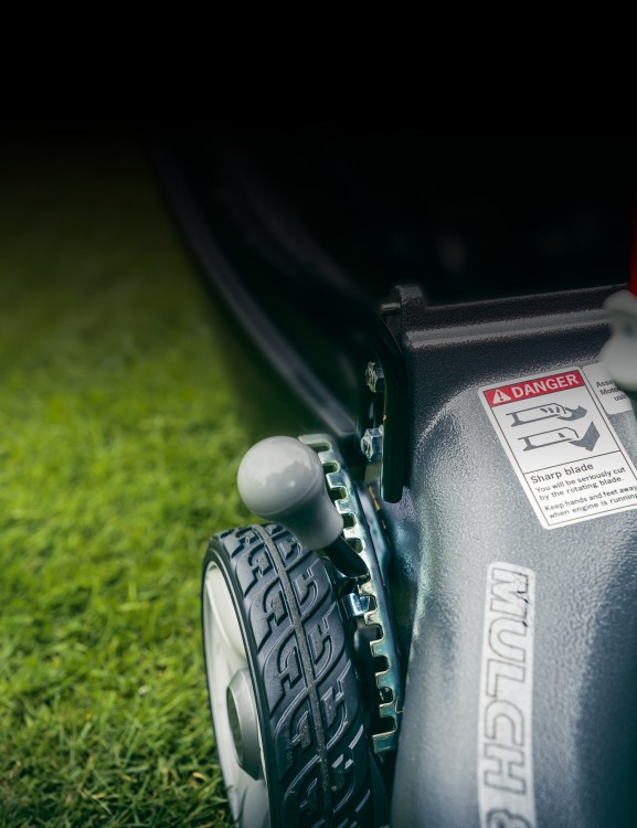 11 position cutting height adjustment